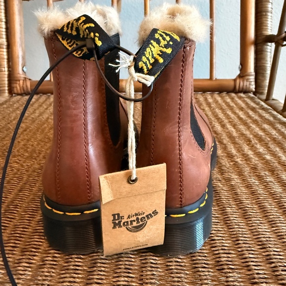 2976 LEONORE WOMEN'S FAUX FUR-LINED CHELSEA BOOTS, Size 6, NWT, Retail $180 - Picture 7 of 8